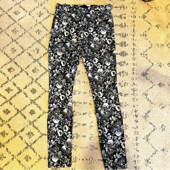H&M Black & White Floral Print Stretch Jeggings Womens Size 6 - Picture 1 of 7